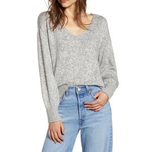 BP. Nordstrom Everyday Heather Gray V Neck Split Hem Sweater